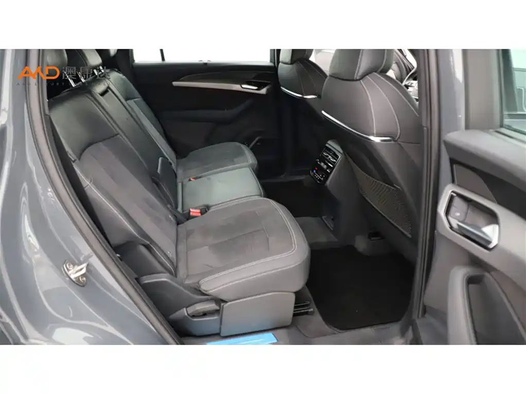 Audi Q6 2023 2023 45 TFSI quattro Uniform Clouds Flying Rider Package