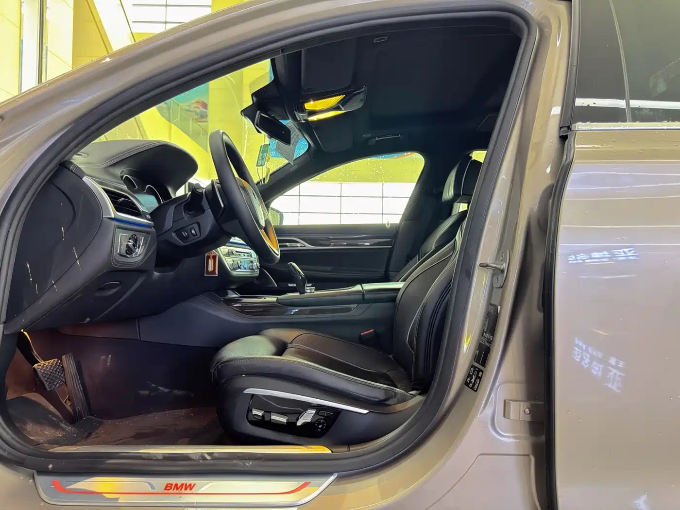 BMW 7 Series 2016 750Li xDrive 4-Seater фото 5