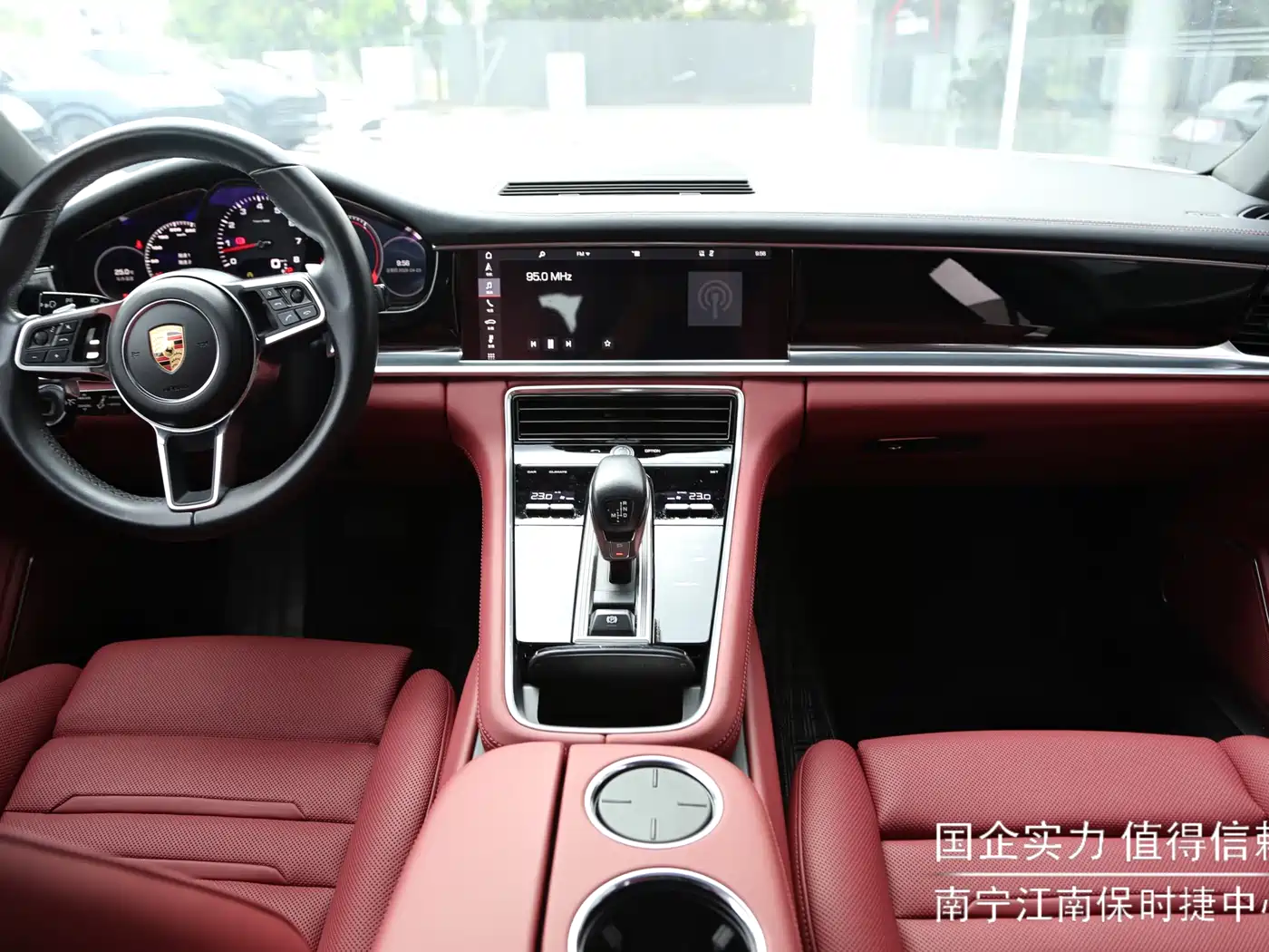 Porsche Panamera 2019 Panamera 4 Executive Long Wheelbase 2.9T фото 19