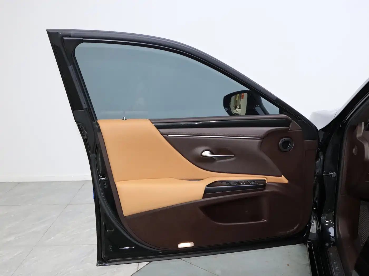 Lexus ES 2018 200 Excellence Edition (China VI) фото 13