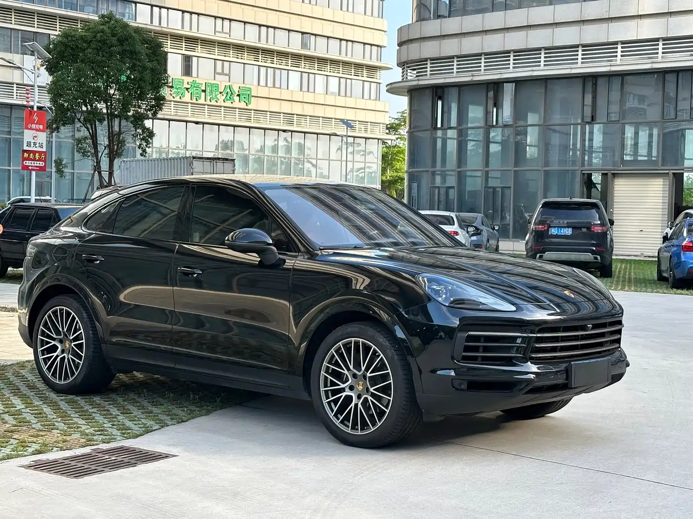 Porsche Cayenne 2023 Cayenne Coupé 3.0T Platinum Edition фото 3