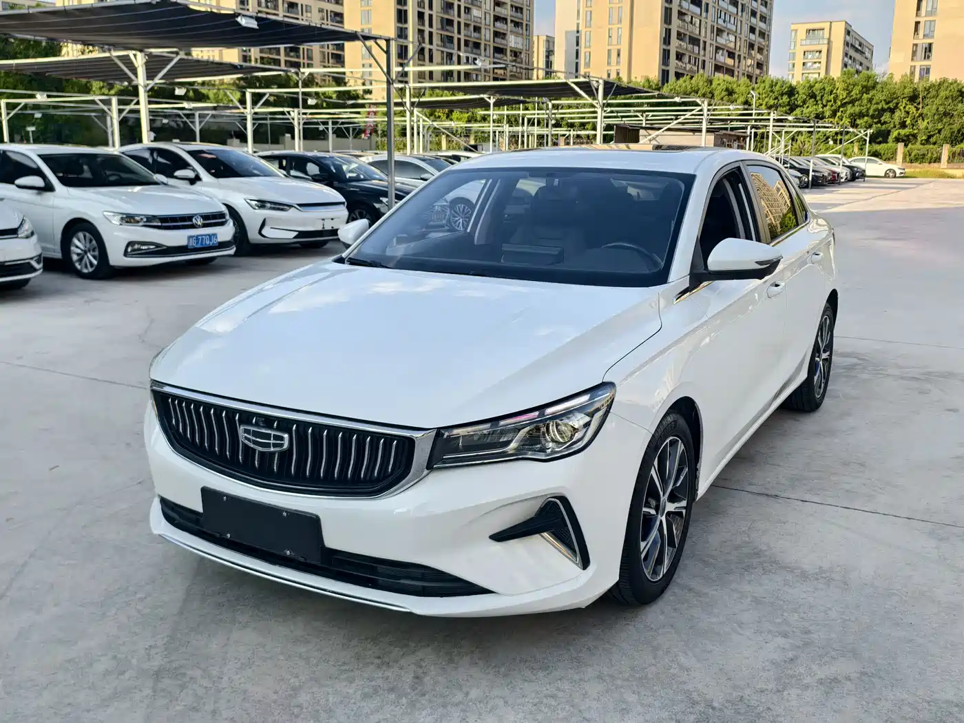 Фото 1 - Geely Emgrand