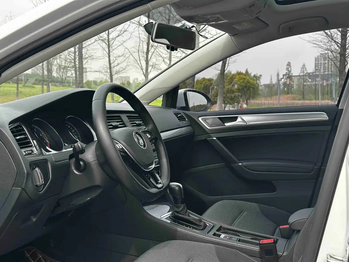 Volkswagen Golf 2018 1.6L Automatic Comfort фото 5