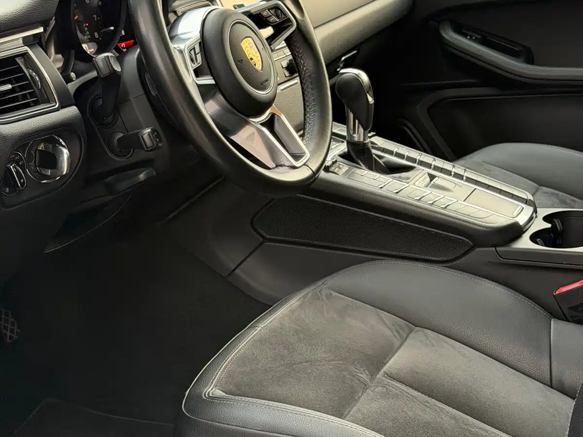 Porsche Macan 2016 Macan 2.0T фото 11