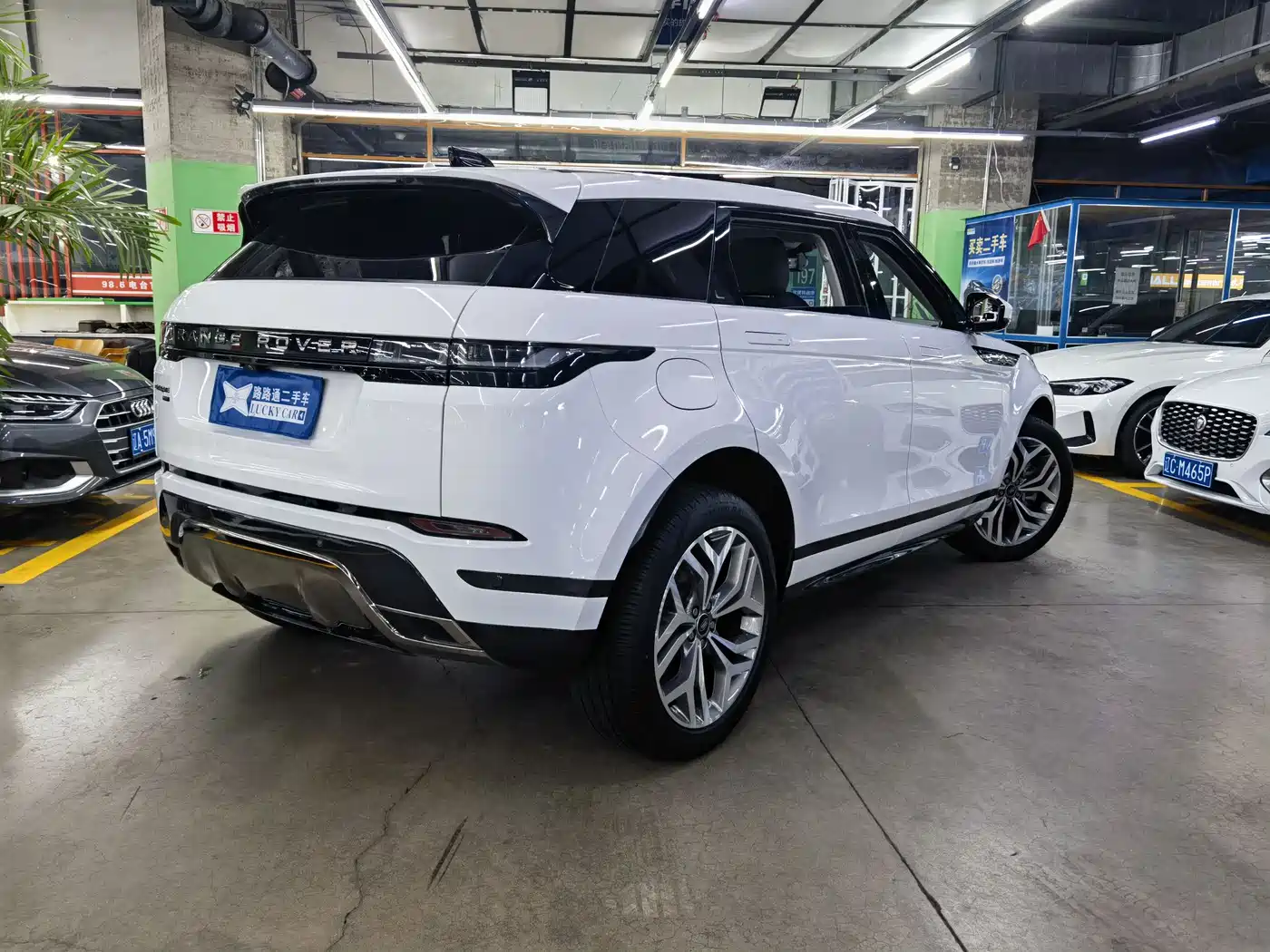 Land Rover Range Rover Evoque 2022 Range Rover Evoque L 249PS R-Dynamic Luxury Edition фото 6