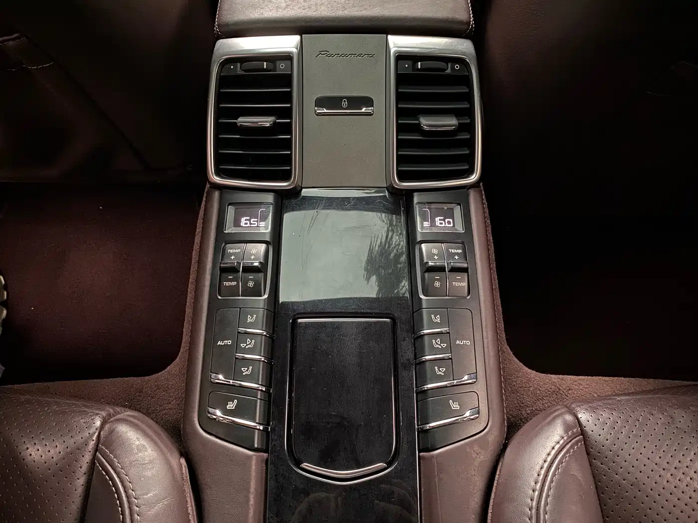 Porsche Panamera 2014 Panamera 3.0T фото 21
