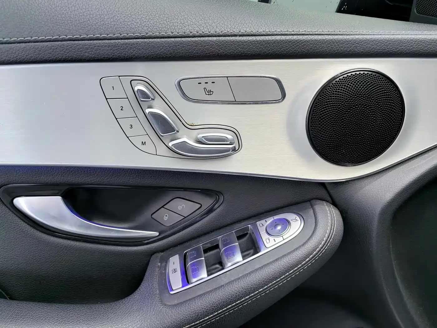Mercedes-Benz GLC Coupe 2020 GLC 260 4MATIC Coupe SUV фото 17