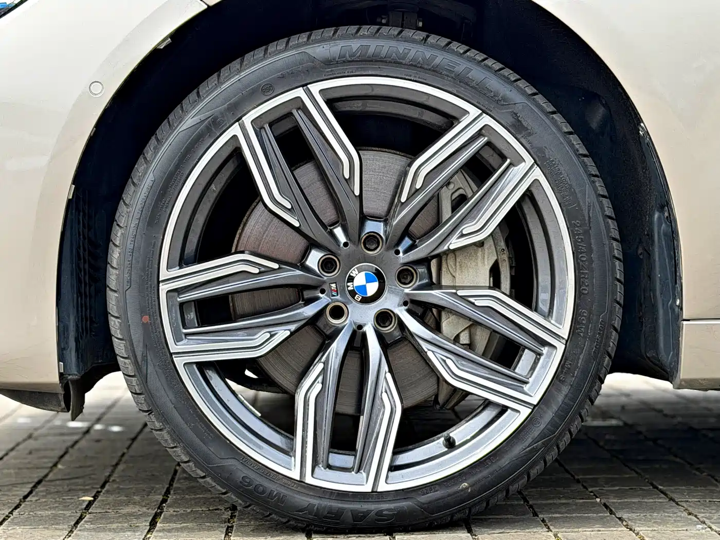 BMW 7 Series 2016 750Li xDrive 4-Seater фото 14