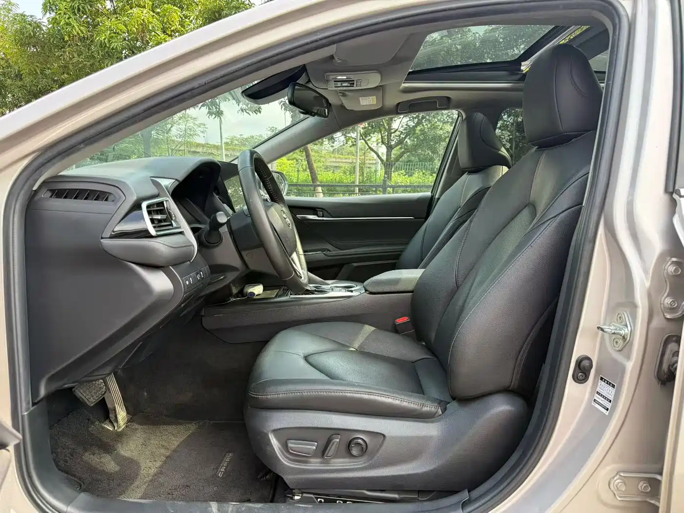 Toyota Camry 2021 Hybrid 2.5HG Luxury Edition фото 5