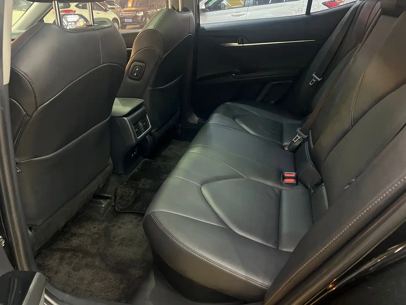 Toyota Camry 2021 Hybrid 2.5HG Luxury Edition фото 9