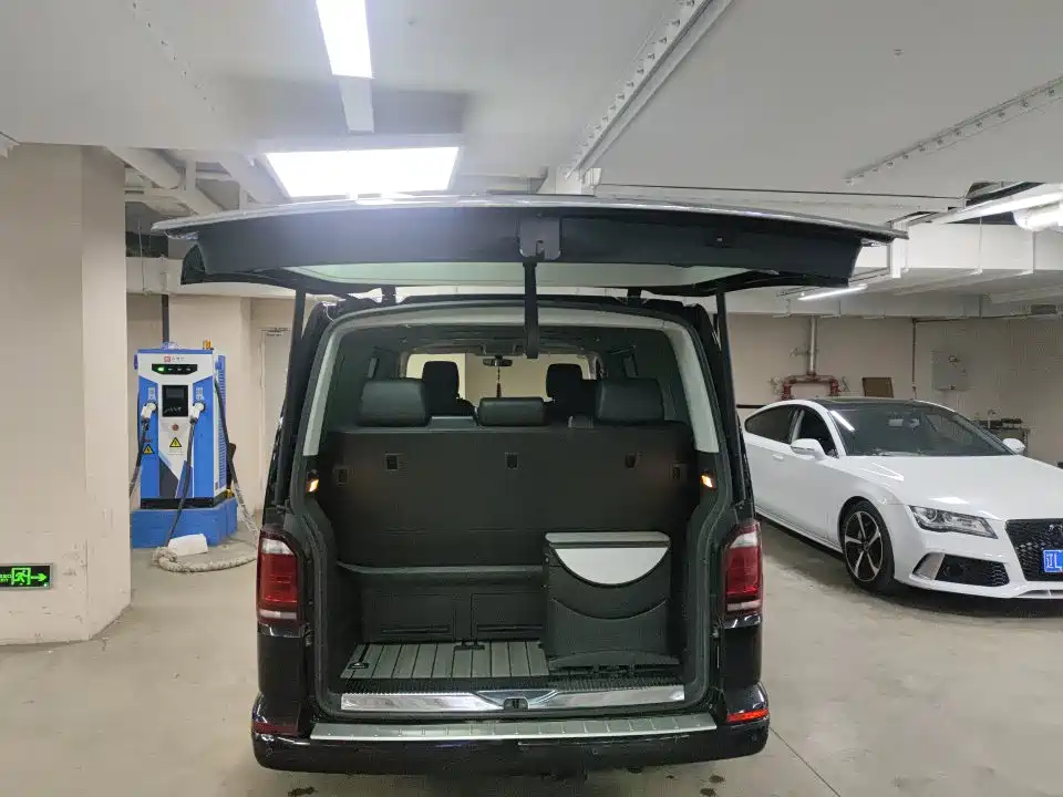 Volkswagen Multivan 2019 2.0TSI 4WD Premium 7-seater фото 5