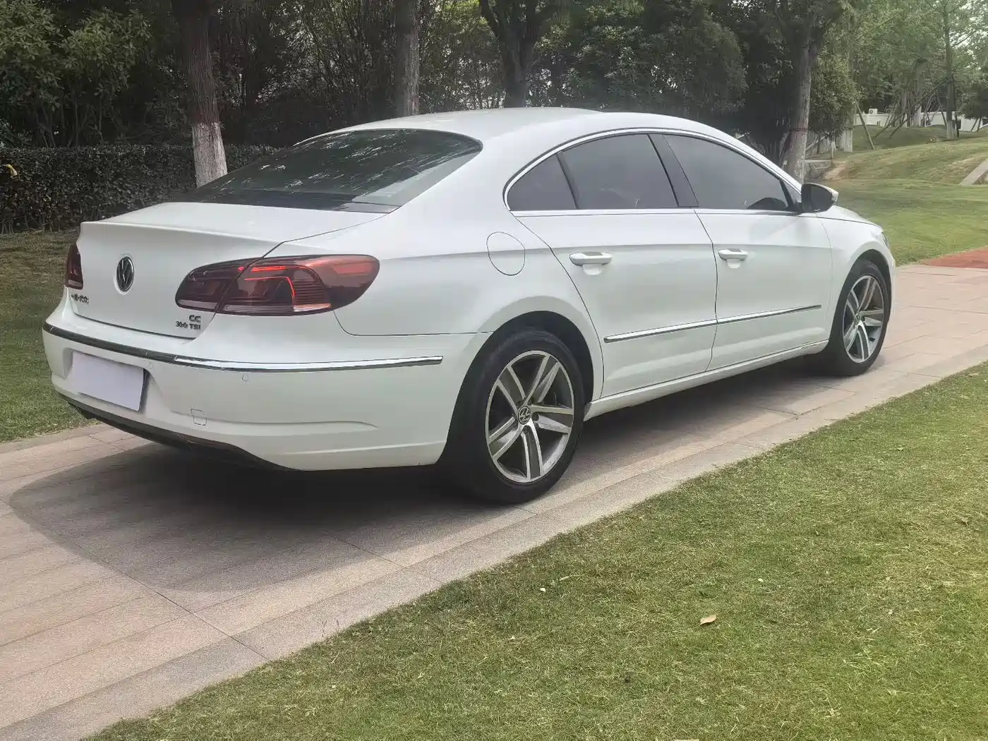 Volkswagen FAW-Volkswagen CC 2016 Model 1.8TSI Premium фото 5