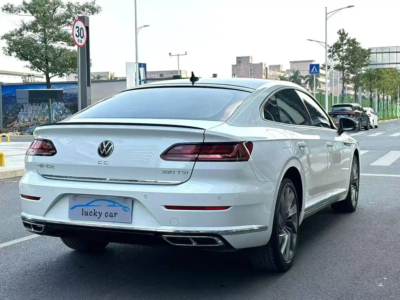 Volkswagen FAW-Volkswagen CC 2023 380TSI Eye-catching Edition фото 13