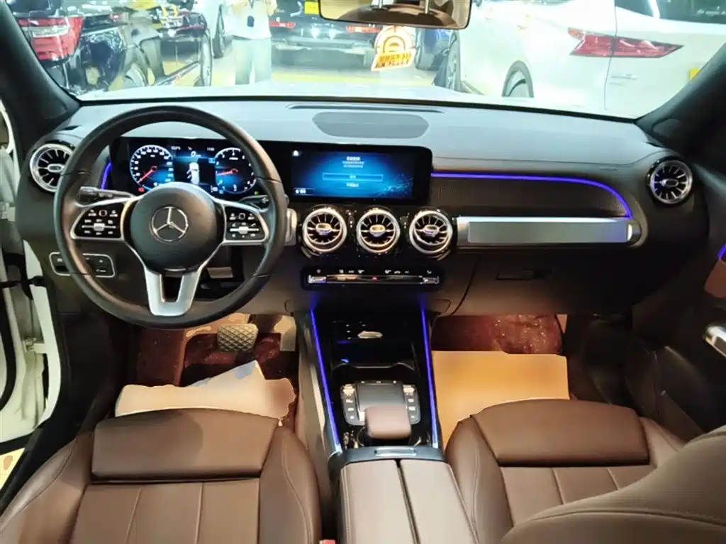 MERCEDES-BENZ GLB