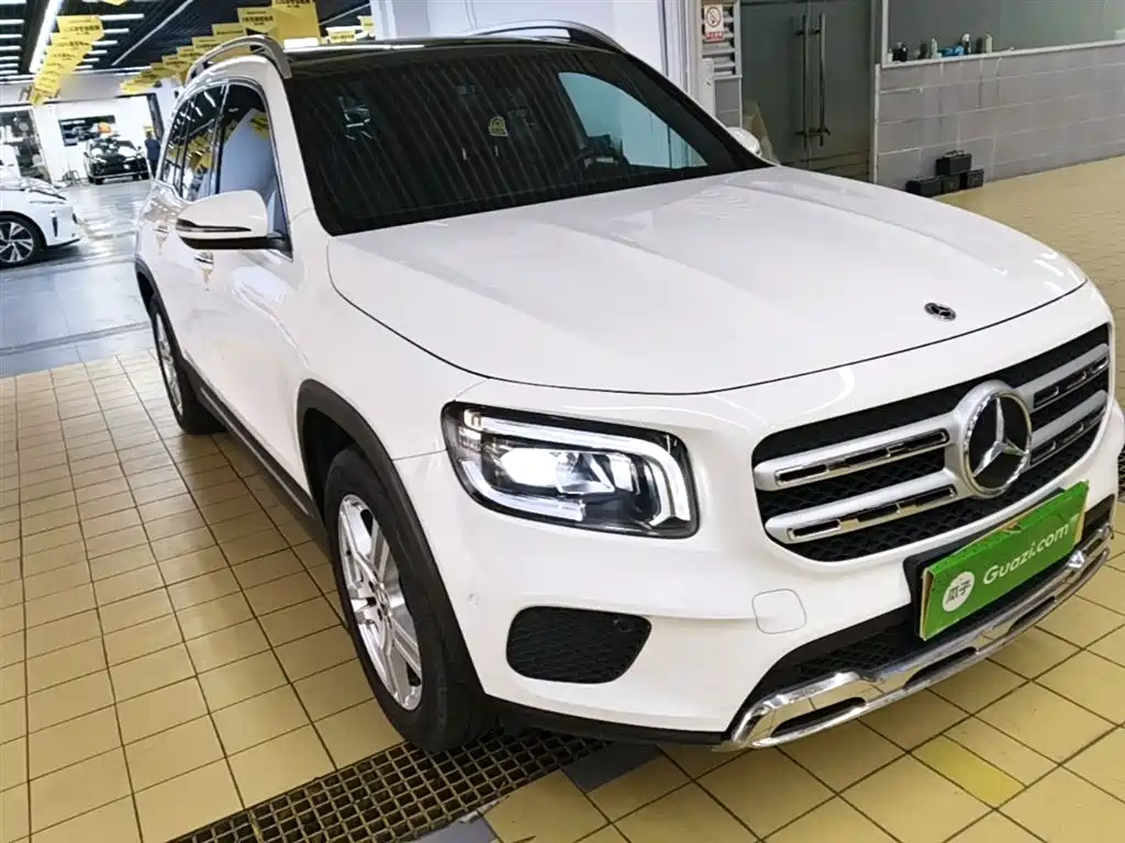 MERCEDES-BENZ GLB