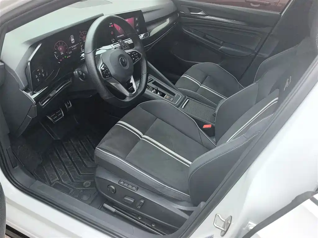 Volkswagen Golf 2021 280TSI DSG R-Line фото 21