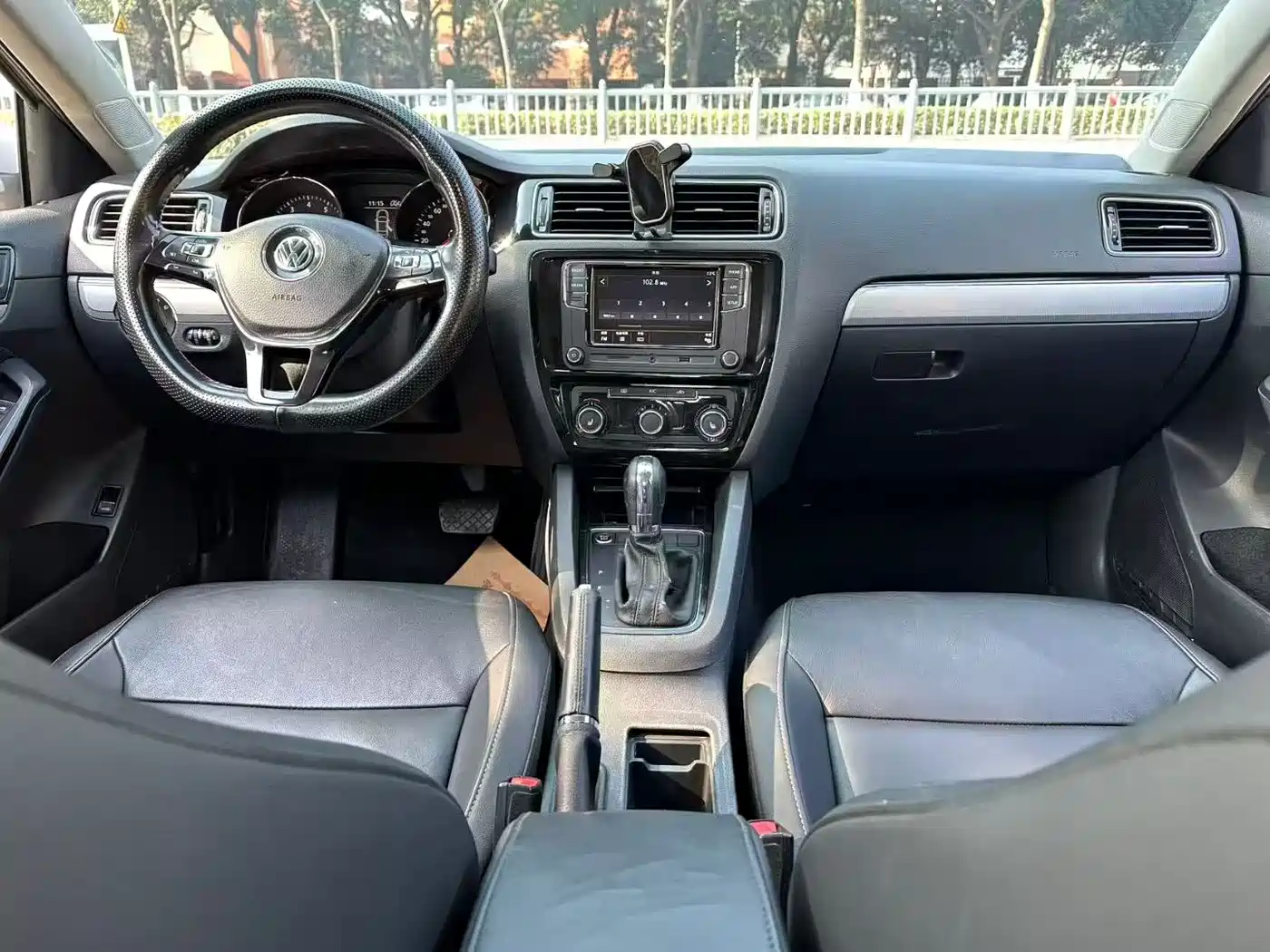Volkswagen Sagitar 2014 1.4TSI Automatic Luxury фото 8