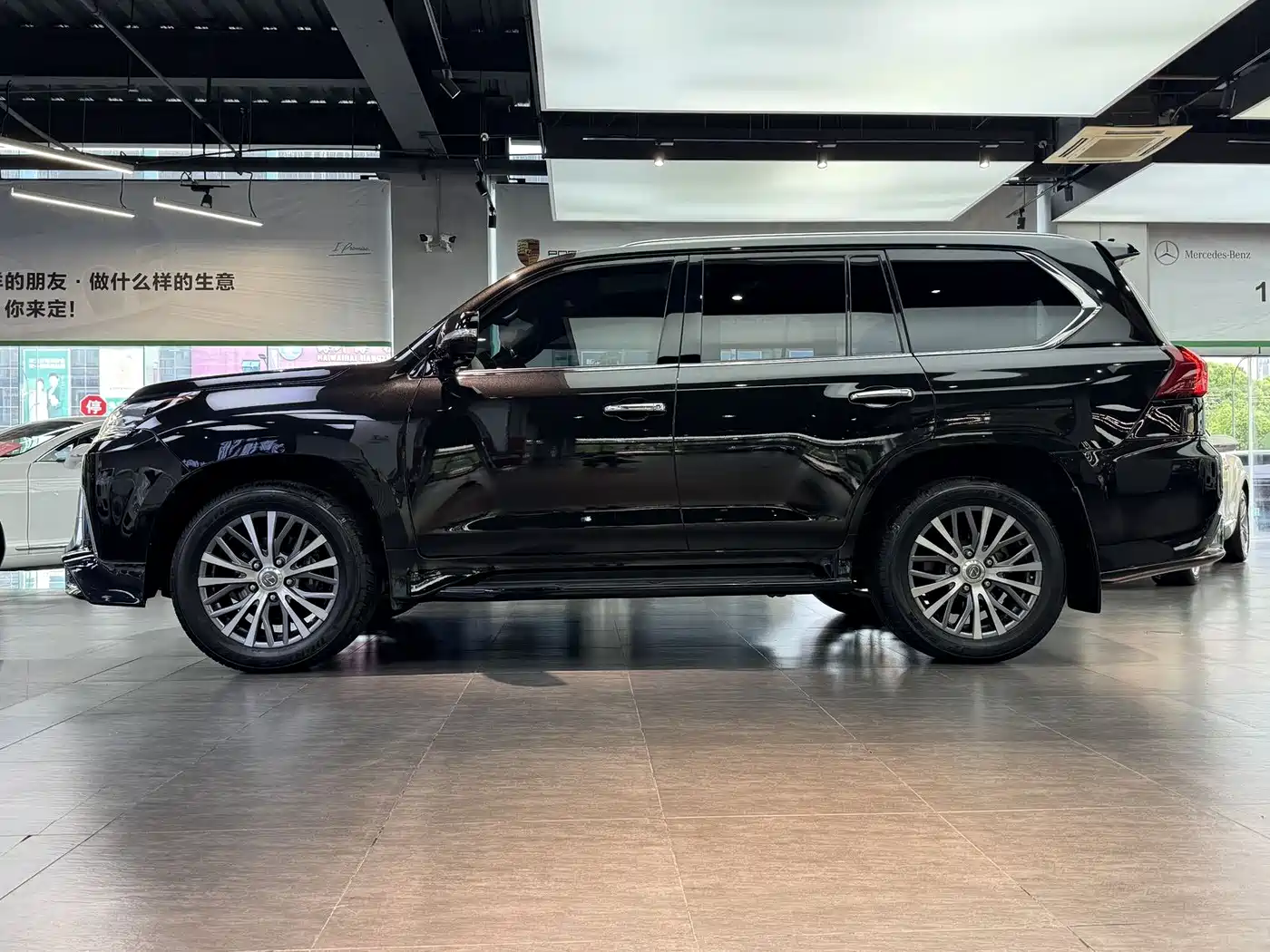 Lexus LX 2019 570 Dynamic Luxury Edition фото 17