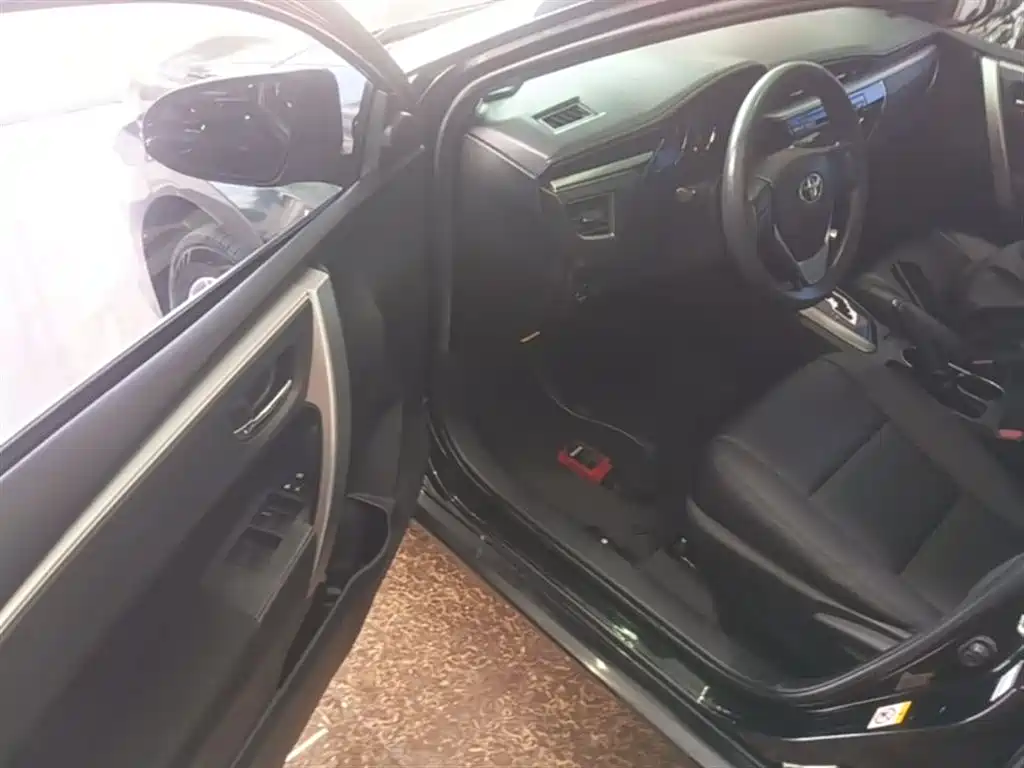 Toyota Corolla 2014 1.6L CVT GL фото 16