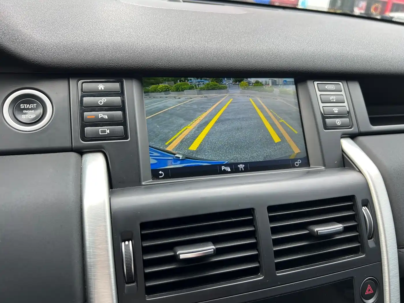 Land Rover Discovery Sport 2017 2.0T HSE фото 13