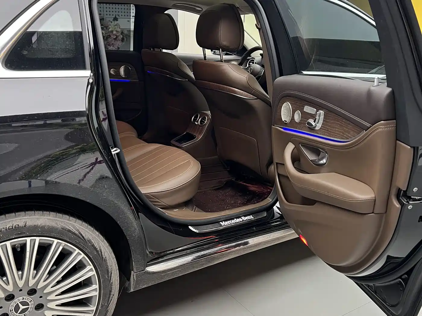 Mercedes-Benz E-Class 2023 E 300 L Luxury фото 6