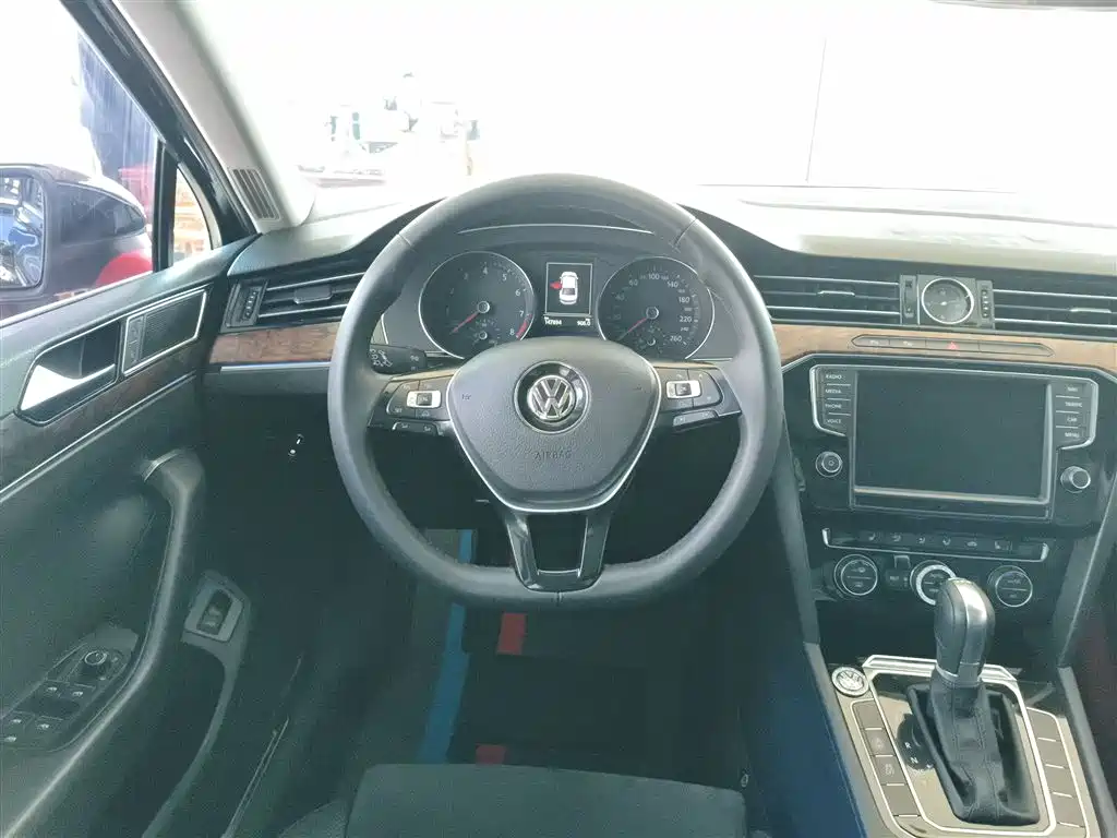 Volkswagen Magotan 2017 330TSI DSG Premium фото 11