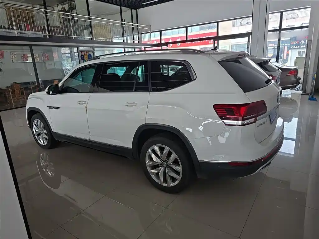 Volkswagen Teramont 2017 530 V6 4WD Flagship Edition фото 13