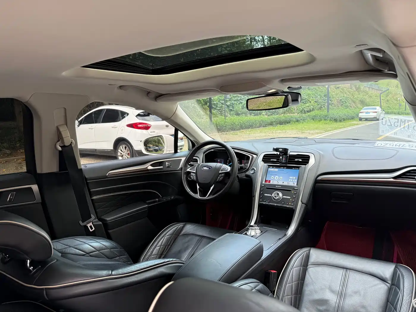 Ford Mondeo 2017 2.0L HEV Smart Premium Flagship фото 16
