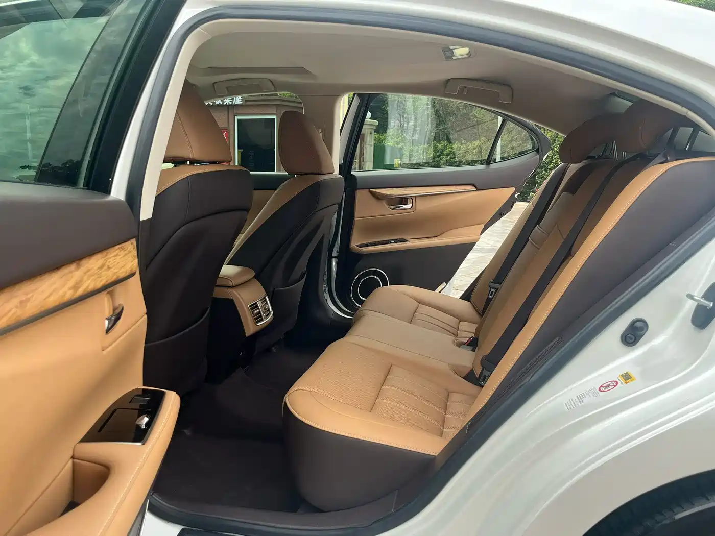 Lexus ES 2015 300h Comfort Edition фото 7
