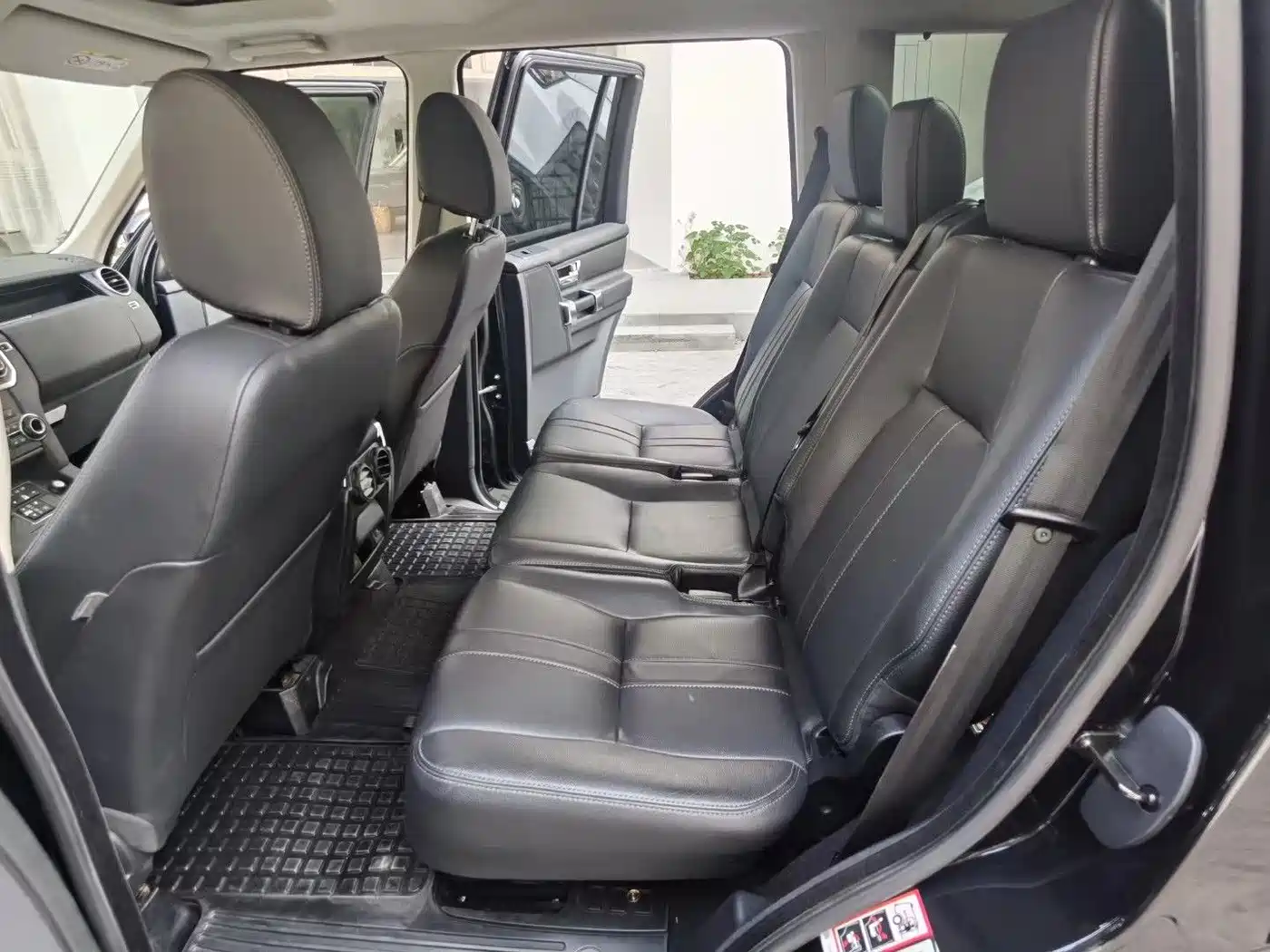 Land Rover Discovery 2016 3.0 SC V6 HSE фото 9