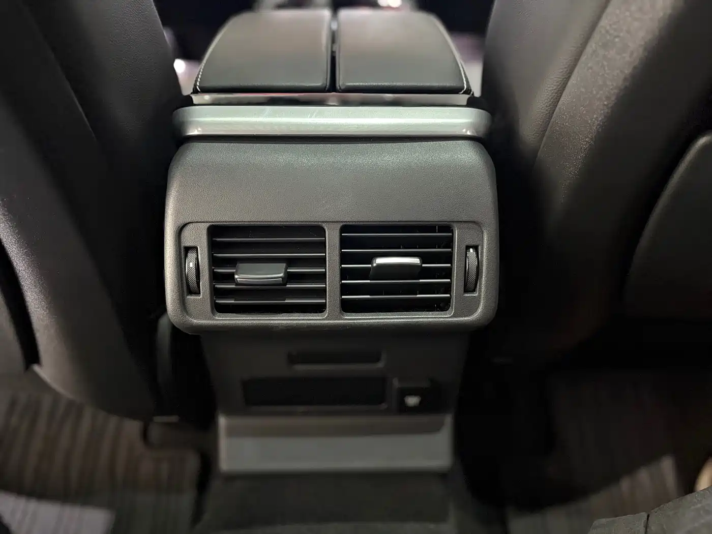Land Rover Range Rover Velar 2021 P250 Gloss Black Collector's Edition фото 18