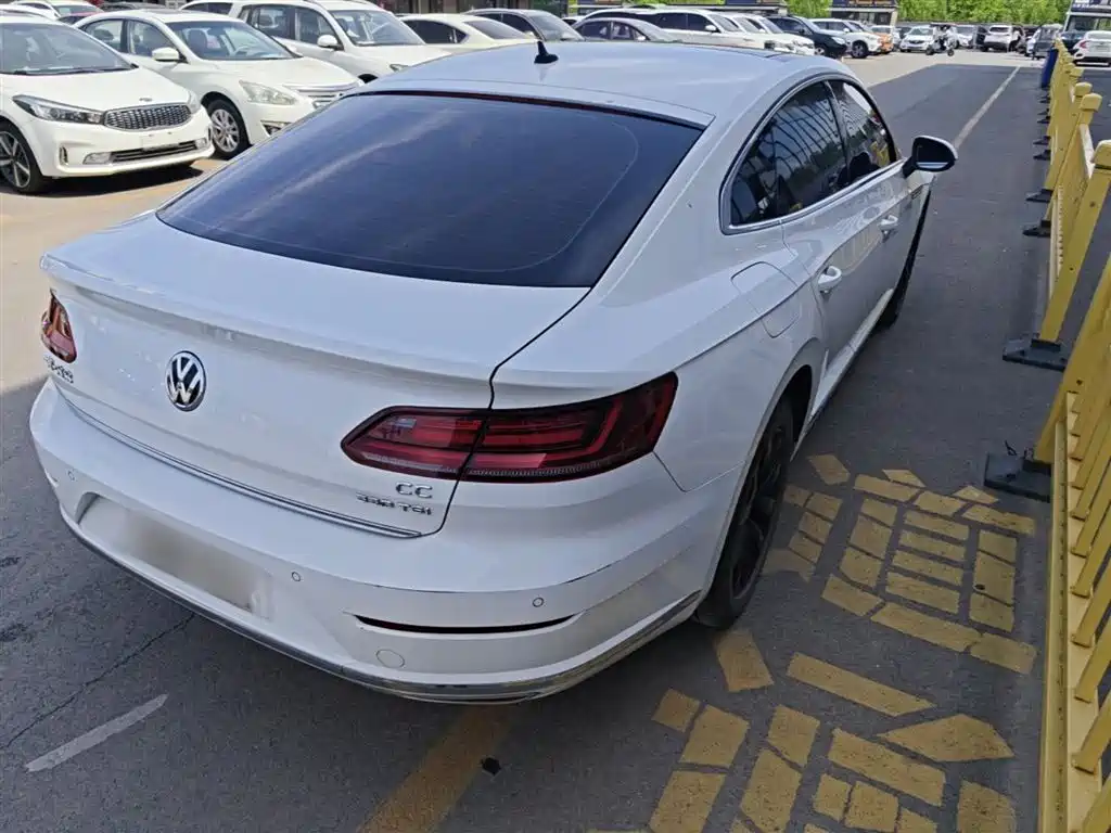 Volkswagen FAW-Volkswagen CC 2020 330TSI Elegance Version China VI фото 7