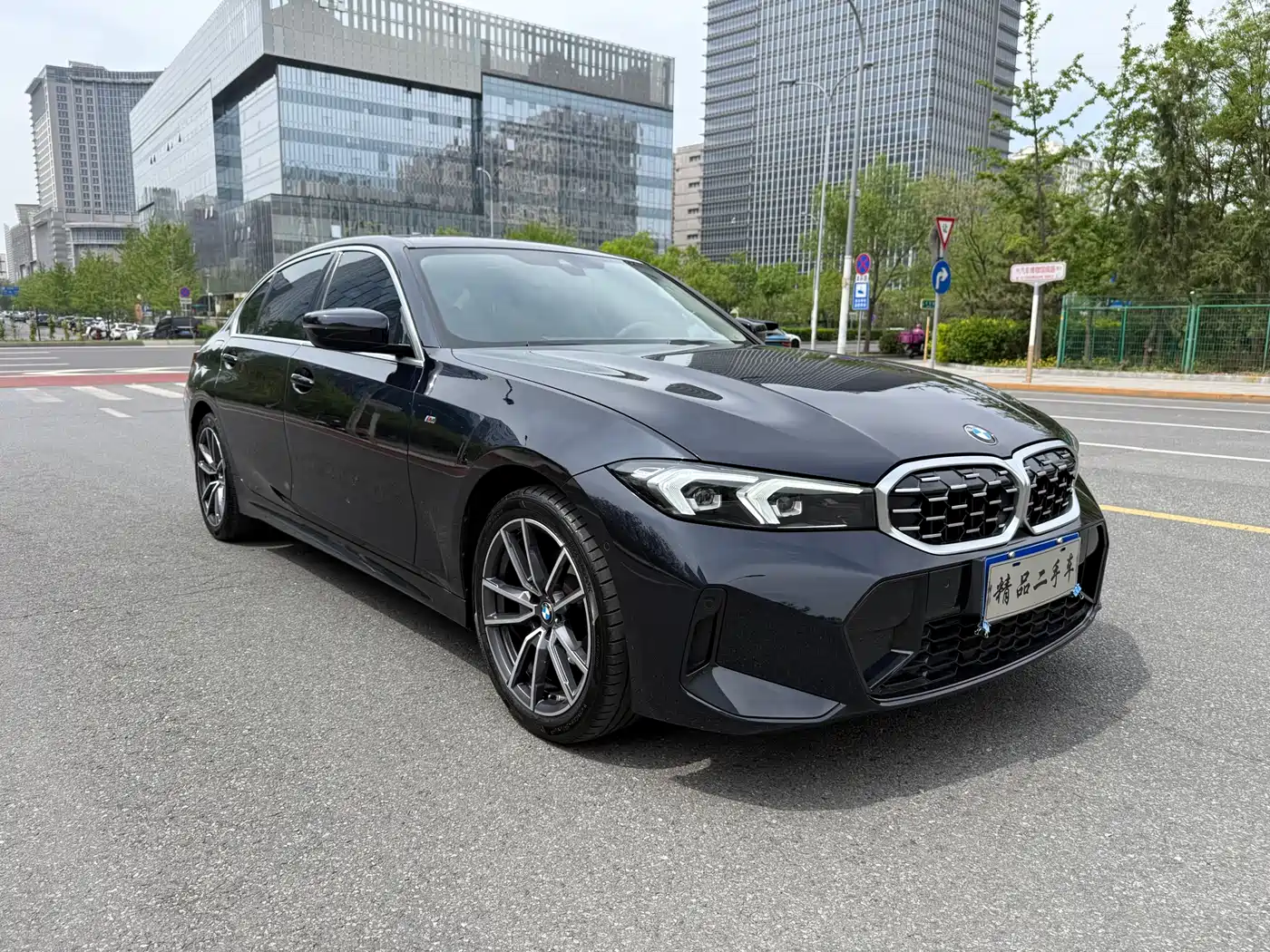 BMW 3 Series 2024 325Li M Sport Package фото 3