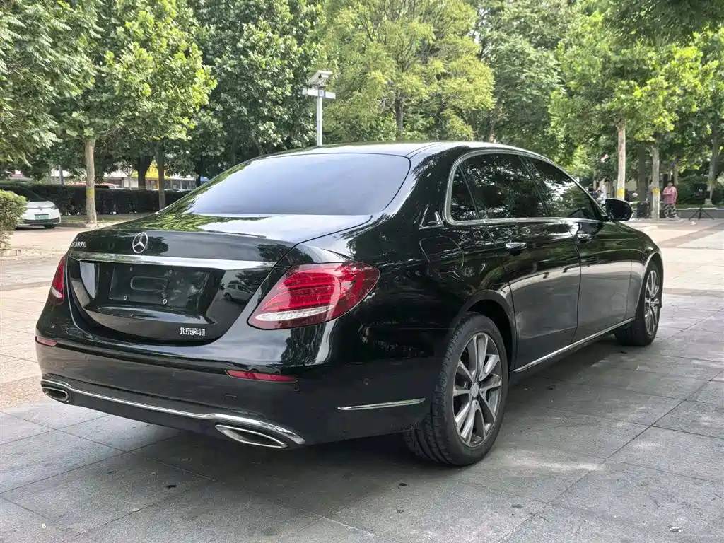 Mercedes-Benz E-Class 2017 E 300 L Sport Fashion фото 4