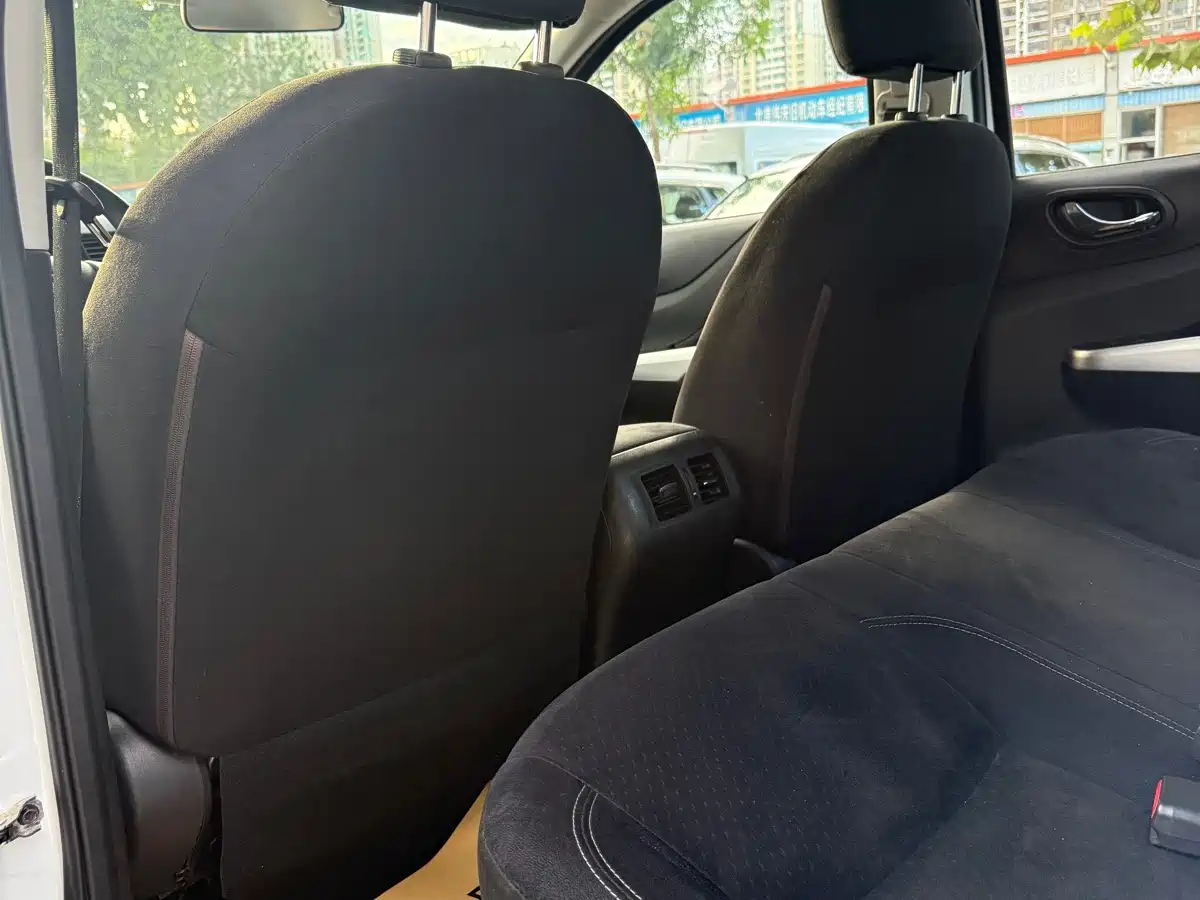 Nissan Navara 2018 2017 Model 2.5L Automatic 4WD Luxury QR25