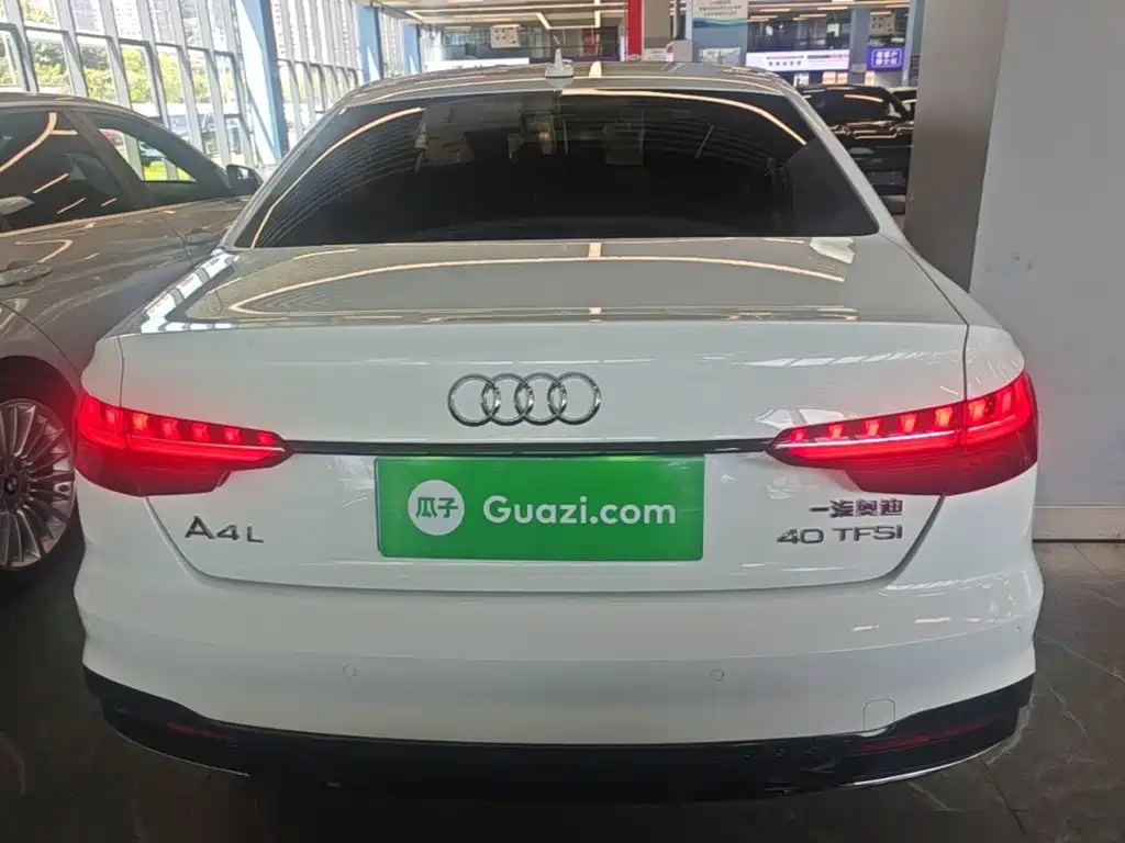 Фото 6 - Audi A4L