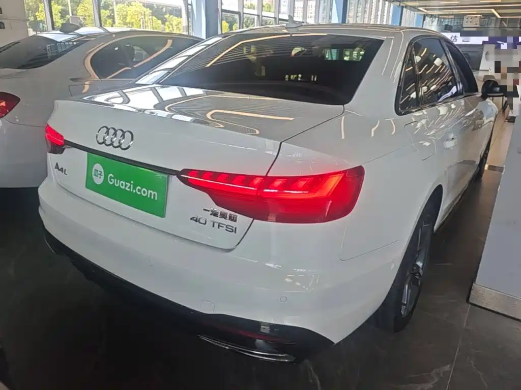 Фото 7 - Audi A4L