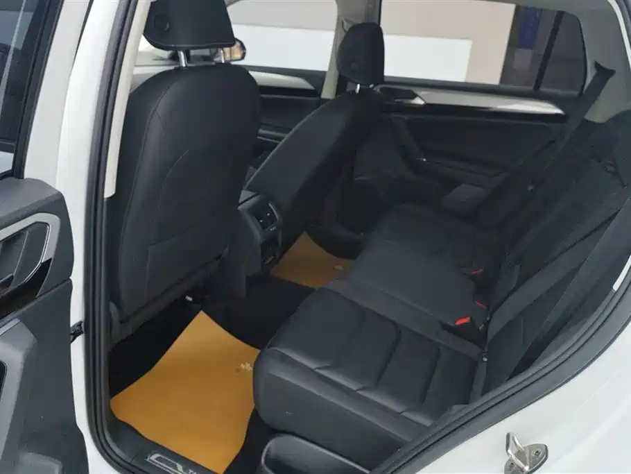 Volkswagen Tayron 2022 330TSI 2WD Luxury Smart Connect Edition фото 11