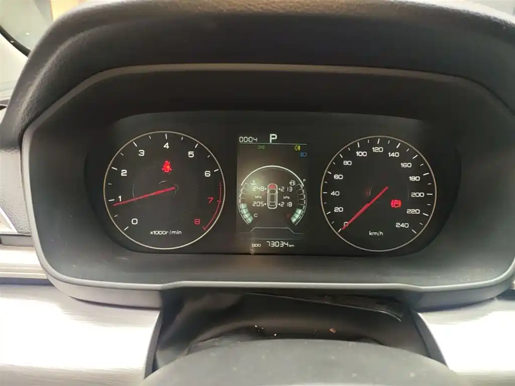 BYD Qin 2019 1.5L Automatic Luxury Edition фото 12