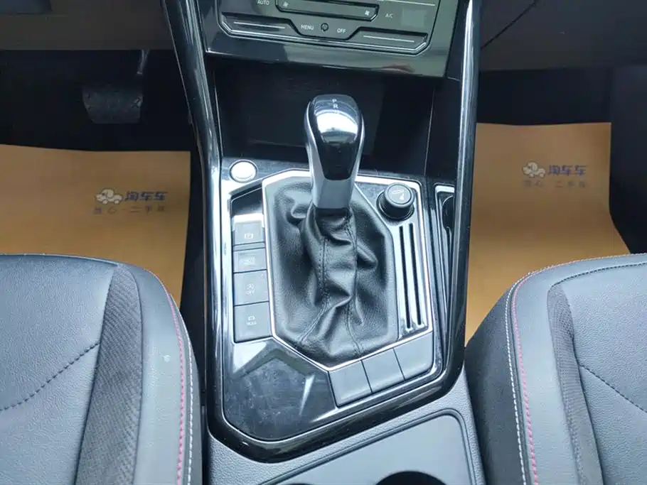 Volkswagen Tayron 2022 330TSI 2WD Luxury Smart Connect Edition фото 16
