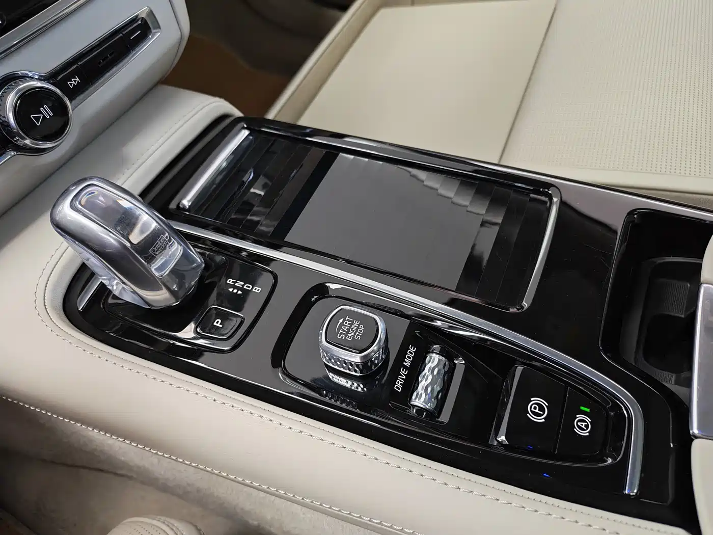 VOLVO S90 PLUG IN HYBRID