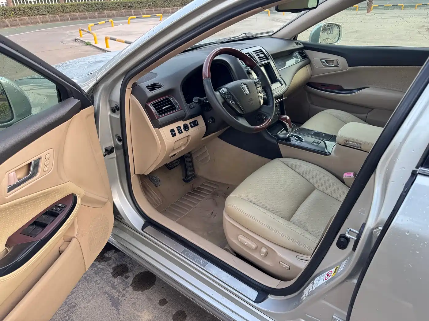 Toyota Crown 2010 3.0L Royal Saloon VIP фото 8