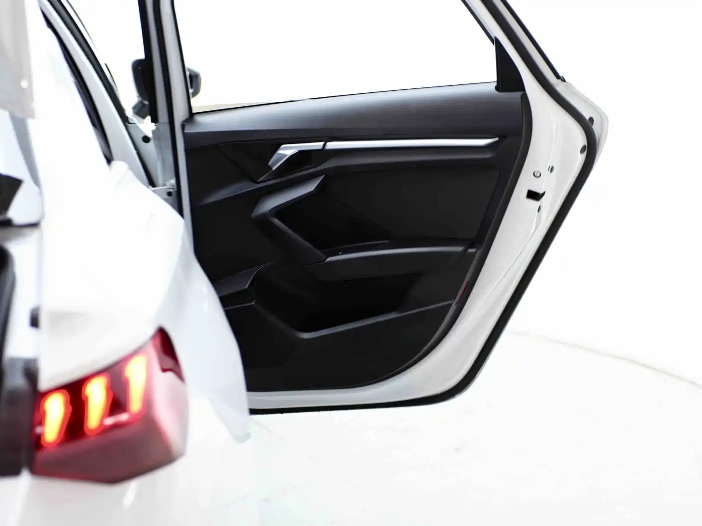 Audi A3 2023 Facelift A3L Limousine 35 TFSI Progressive Sport фото 16