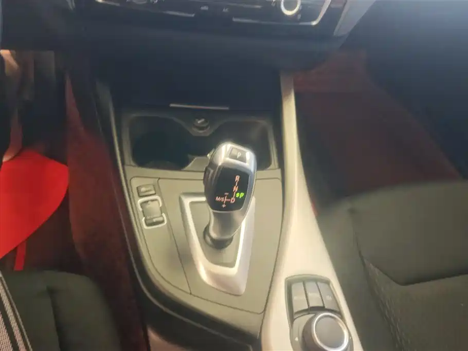 BMW 1 Series (Import) 2016 118i Leading фото 16