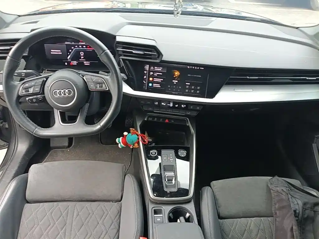 Audi A3 2024 Model Sportback 35 TFSI Luxury Sport фото 10