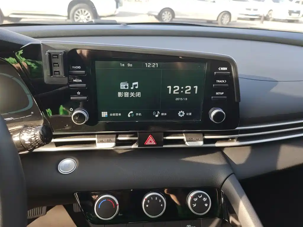 Hyundai Elantra 2023 1.5L CVT GLX Elite Edition фото 9