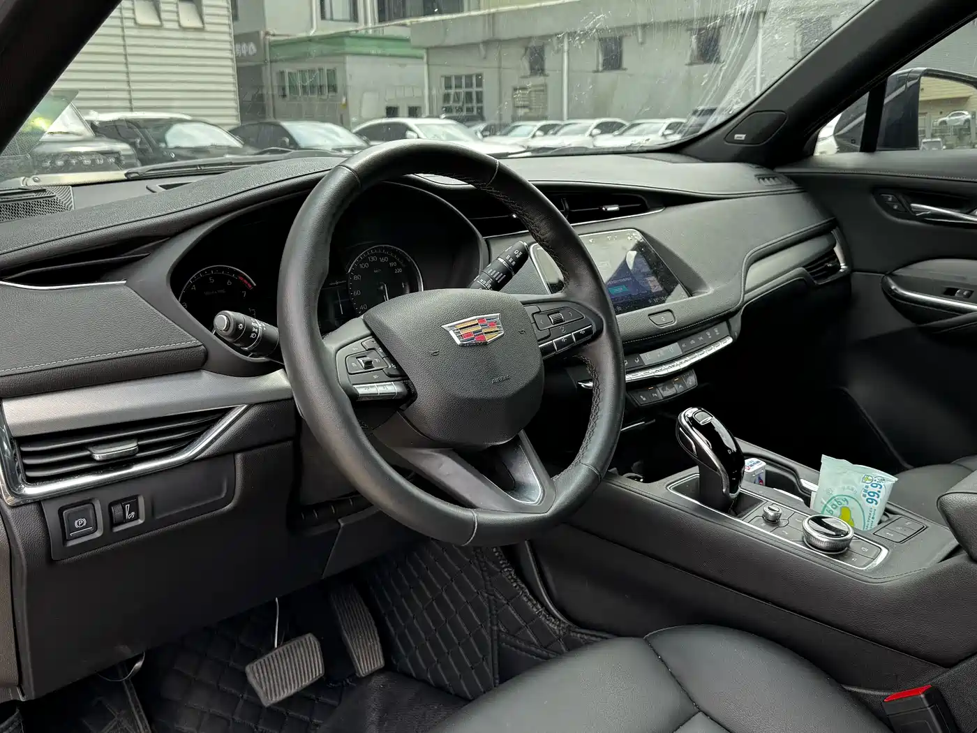 Cadillac XT4 2022 28T FWD Luxury фото 6