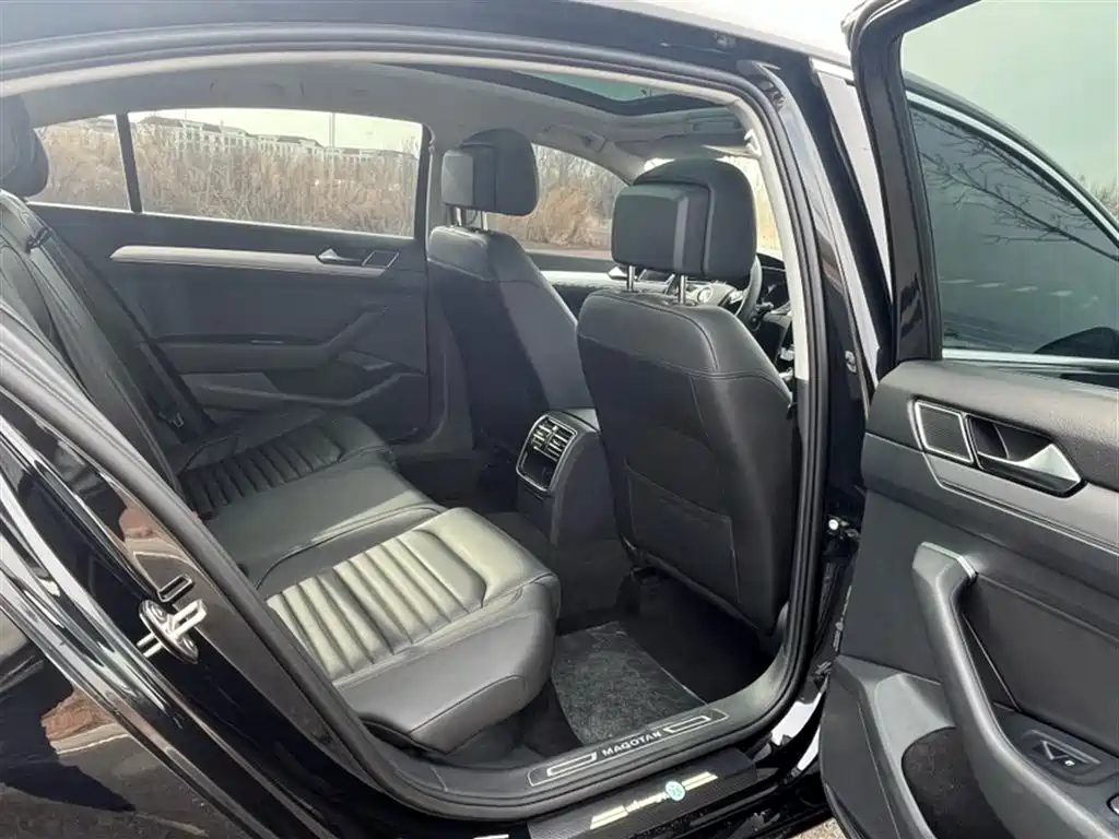 Volkswagen Magotan 2018 330TSI DSG Leading фото 5