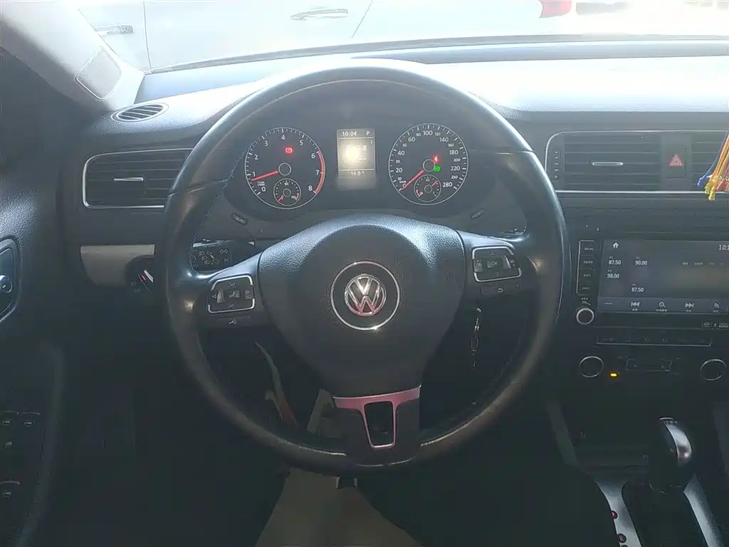 Volkswagen Sagitar 2014 Facelift 1.4TSI Automatic Luxury фото 11