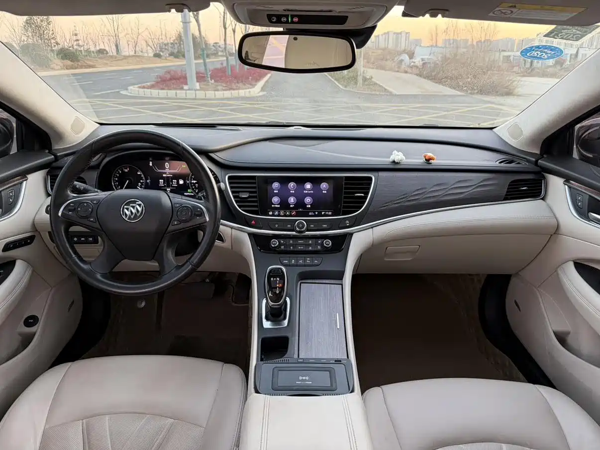 Photo 5 - Buick LaCrosse